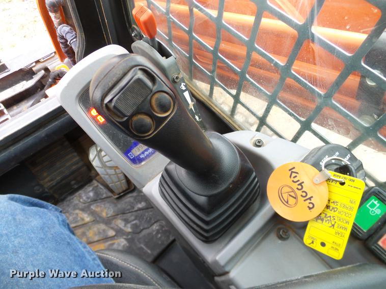image for item DA6999 2014 Kubota SVL90-2 skid steer