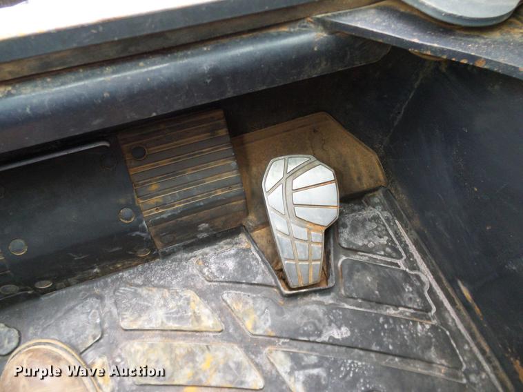 image for item DA6999 2014 Kubota SVL90-2 skid steer