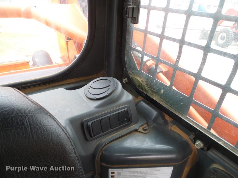 image for item DA6999 2014 Kubota SVL90-2 skid steer