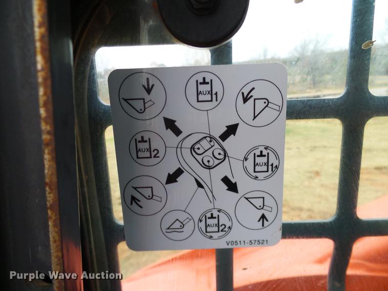 image for item DA6999 2014 Kubota SVL90-2 skid steer