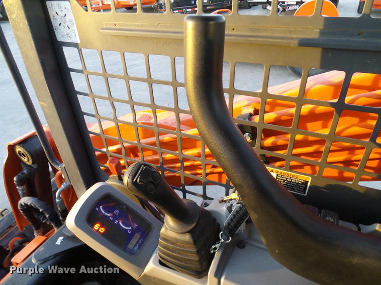 image for item DD1445 2015 Kubota SVL75-2 skid steer