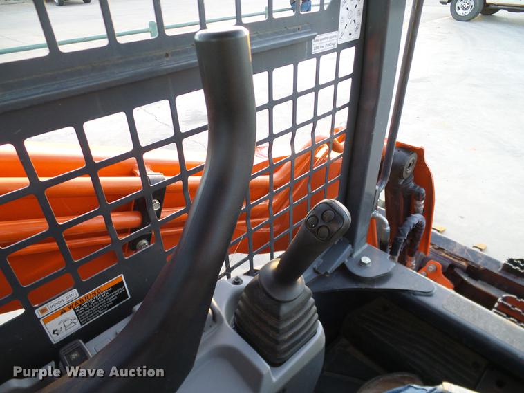 image for item DD1445 2015 Kubota SVL75-2 skid steer