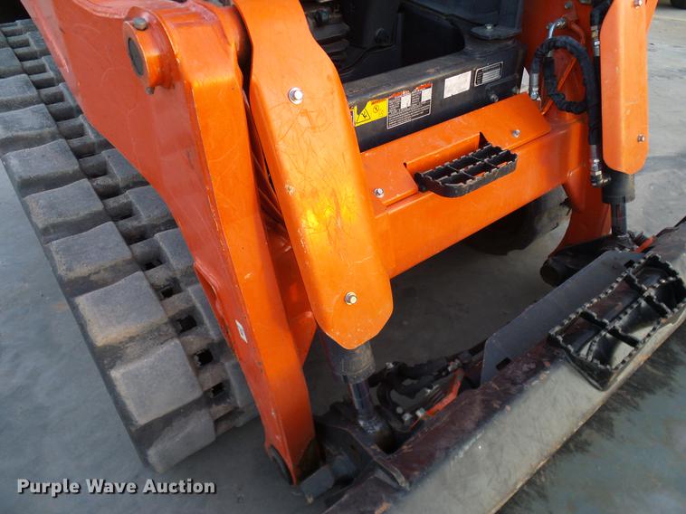 image for item DD1445 2015 Kubota SVL75-2 skid steer