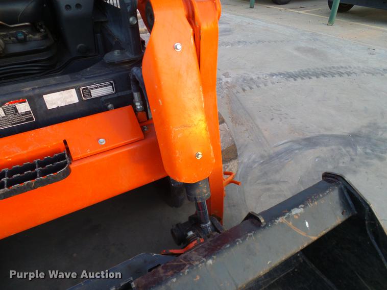 image for item DD1445 2015 Kubota SVL75-2 skid steer
