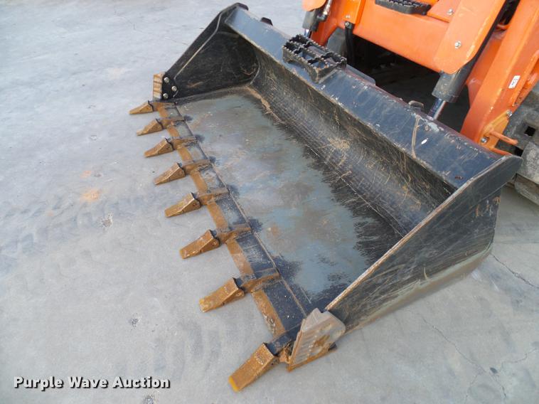 image for item DD1445 2015 Kubota SVL75-2 skid steer