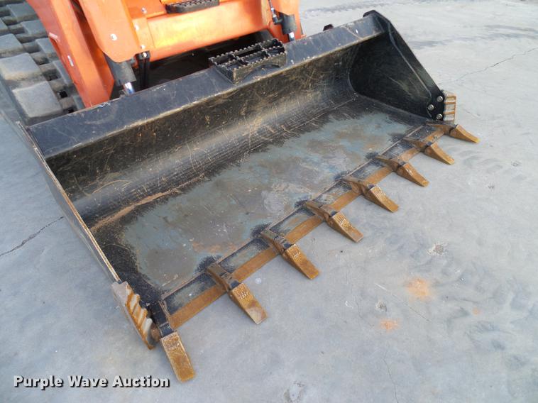 image for item DD1445 2015 Kubota SVL75-2 skid steer