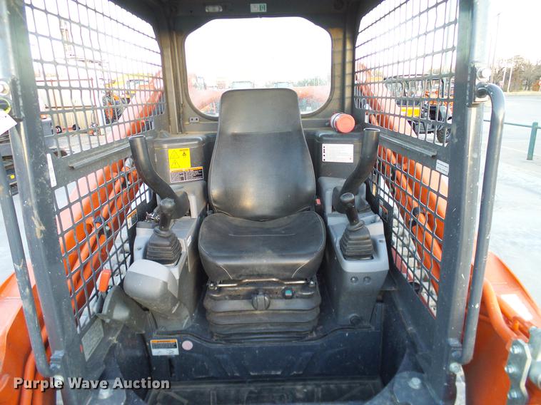 image for item DD1446 2015 Kubota SVL90-2 skid steer