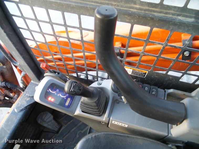 image for item DD1446 2015 Kubota SVL90-2 skid steer
