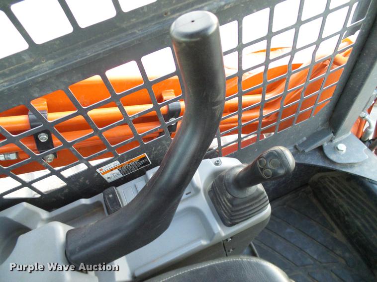 image for item DD1446 2015 Kubota SVL90-2 skid steer