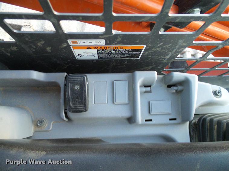 image for item DD1446 2015 Kubota SVL90-2 skid steer