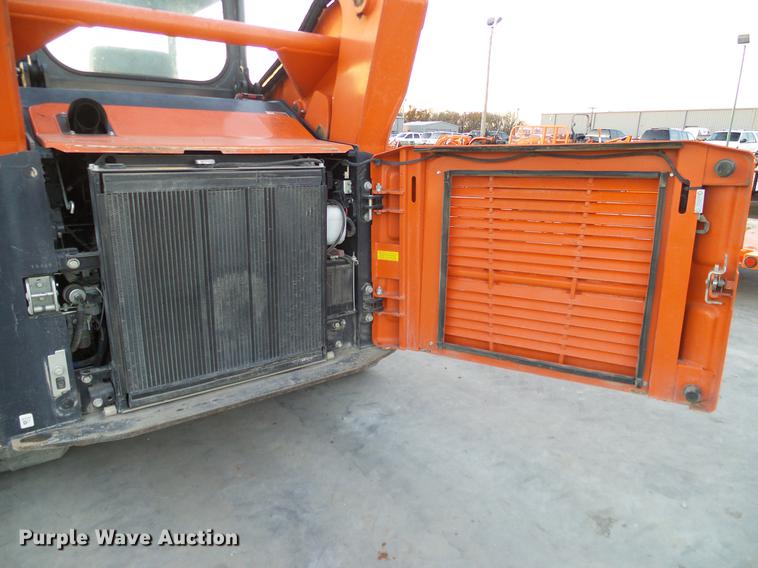 image for item DD1446 2015 Kubota SVL90-2 skid steer