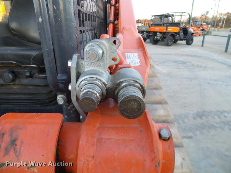 image for item DD1446 2015 Kubota SVL90-2 skid steer