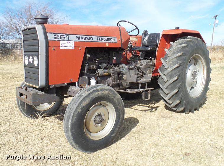 image for item DD1447 1992 Massey Fergusen 261 tractor