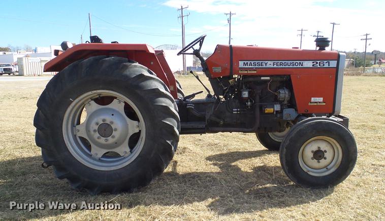 image for item DD1447 1992 Massey Fergusen 261 tractor