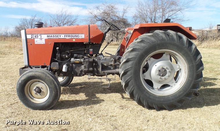 image for item DD1447 1992 Massey Fergusen 261 tractor