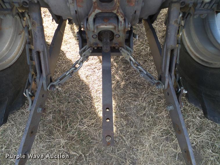 image for item DD1447 1992 Massey Fergusen 261 tractor