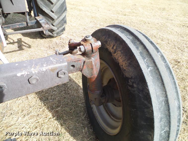 image for item DD1447 1992 Massey Fergusen 261 tractor