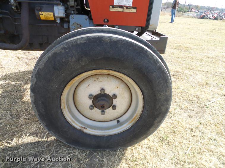 image for item DD1447 1992 Massey Fergusen 261 tractor