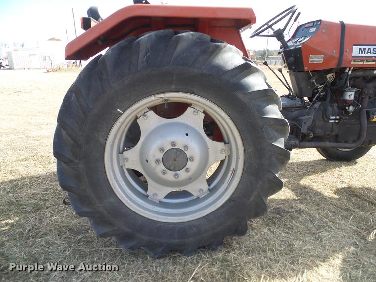 image for item DD1447 1992 Massey Fergusen 261 tractor