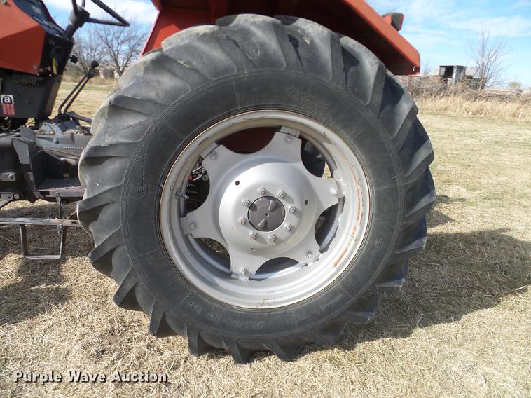 image for item DD1447 1992 Massey Fergusen 261 tractor