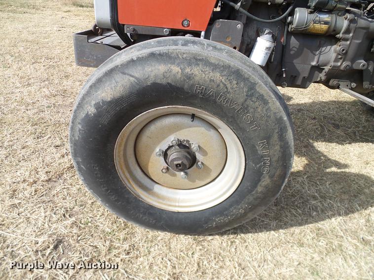 image for item DD1447 1992 Massey Fergusen 261 tractor