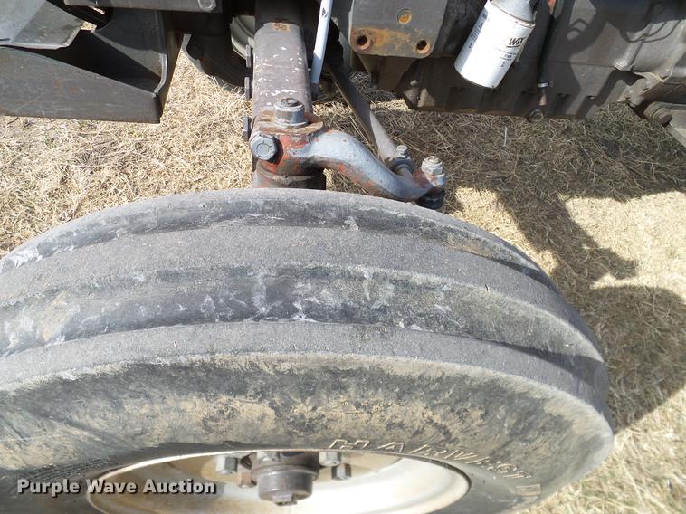 image for item DD1447 1992 Massey Fergusen 261 tractor