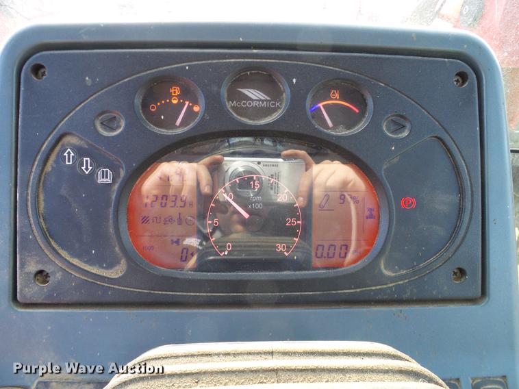 image for item DD1448 2009 McCormick CX110 MFWD tractor