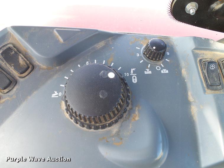 image for item DD1448 2009 McCormick CX110 MFWD tractor