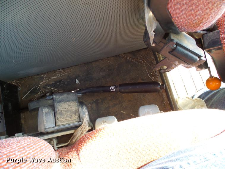 image for item DD1448 2009 McCormick CX110 MFWD tractor