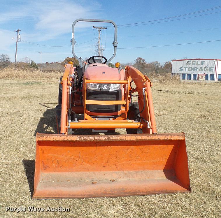 image for item DD1449 2012 Kubota L3200DT tractor