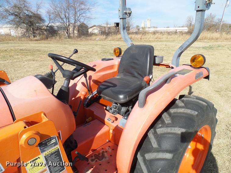 image for item DD1449 2012 Kubota L3200DT tractor