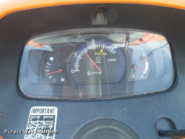 image for item DD1449 2012 Kubota L3200DT tractor