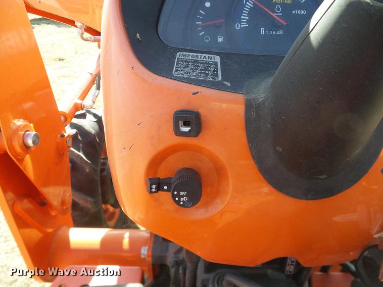 image for item DD1449 2012 Kubota L3200DT tractor