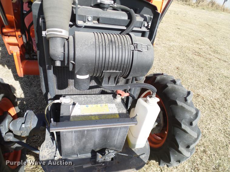 image for item DD1449 2012 Kubota L3200DT tractor