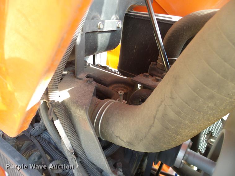 image for item DD1449 2012 Kubota L3200DT tractor