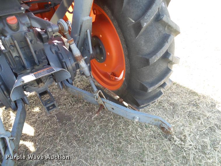 image for item DD1449 2012 Kubota L3200DT tractor