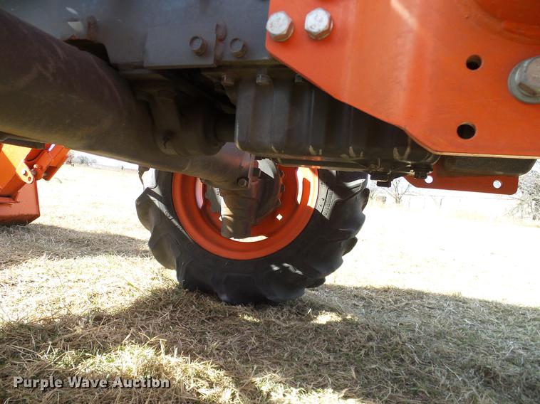 image for item DD1449 2012 Kubota L3200DT tractor