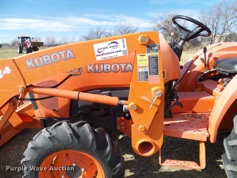 image for item DD1449 2012 Kubota L3200DT tractor
