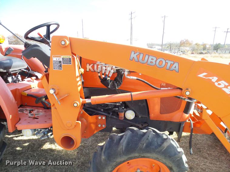 image for item DD1449 2012 Kubota L3200DT tractor