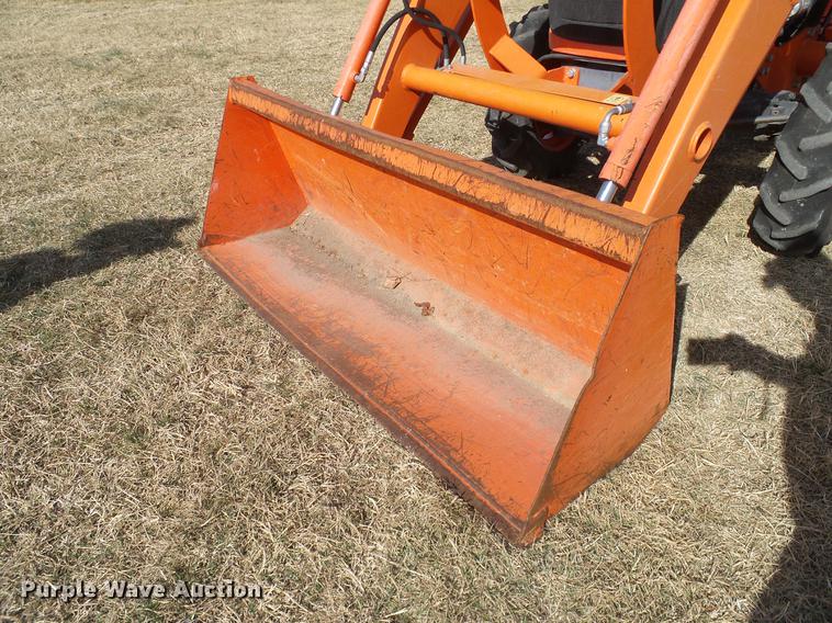 image for item DD1449 2012 Kubota L3200DT tractor