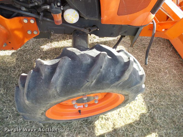 image for item DD1449 2012 Kubota L3200DT tractor