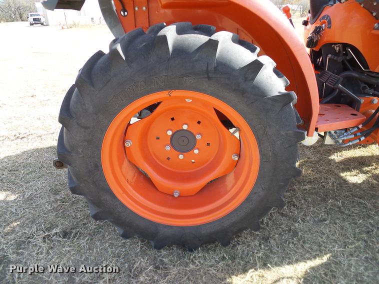 image for item DD1449 2012 Kubota L3200DT tractor