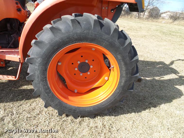 image for item DD1449 2012 Kubota L3200DT tractor