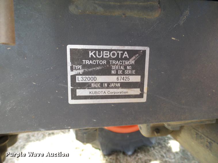 image for item DD1449 2012 Kubota L3200DT tractor