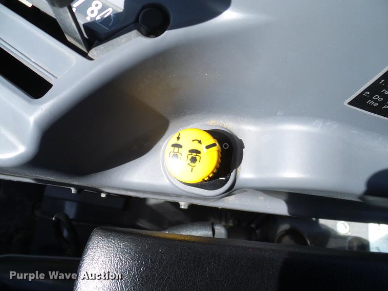 image for item DD1450 2015 Kubota L3560HSTC MFWD tractor