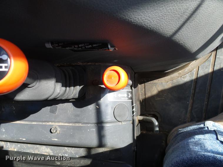 image for item DD1450 2015 Kubota L3560HSTC MFWD tractor