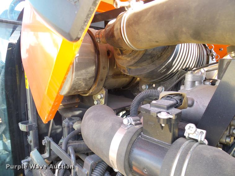 image for item DD1450 2015 Kubota L3560HSTC MFWD tractor