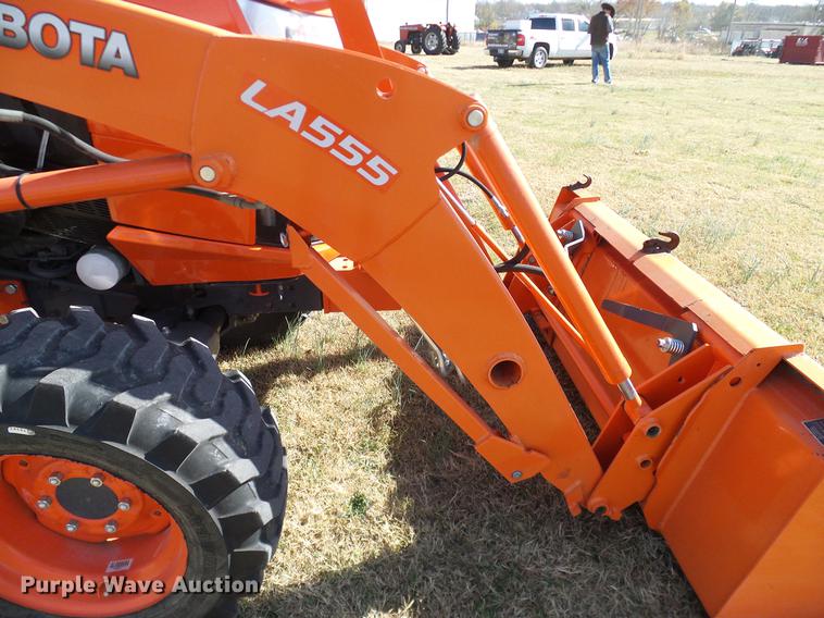 image for item DD1450 2015 Kubota L3560HSTC MFWD tractor