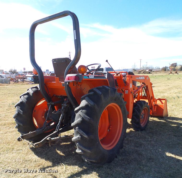 image for item DD1451 Kubota L3010GST MFWD tractor