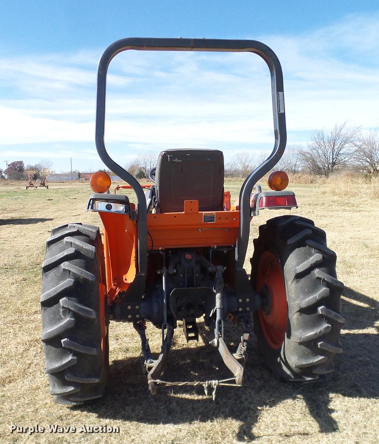 image for item DD1451 Kubota L3010GST MFWD tractor